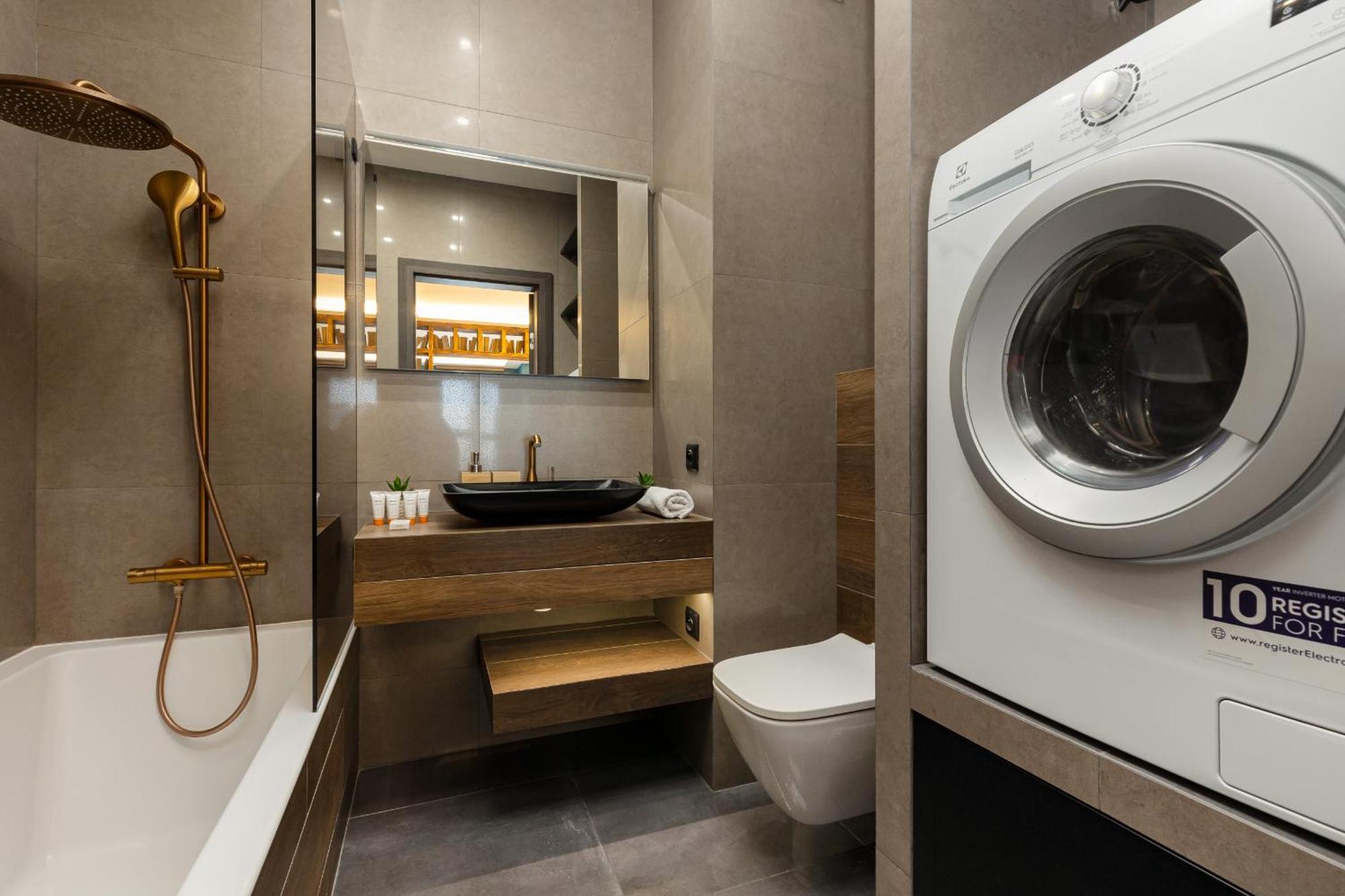 Emerald With Parking By Renters Apartamento